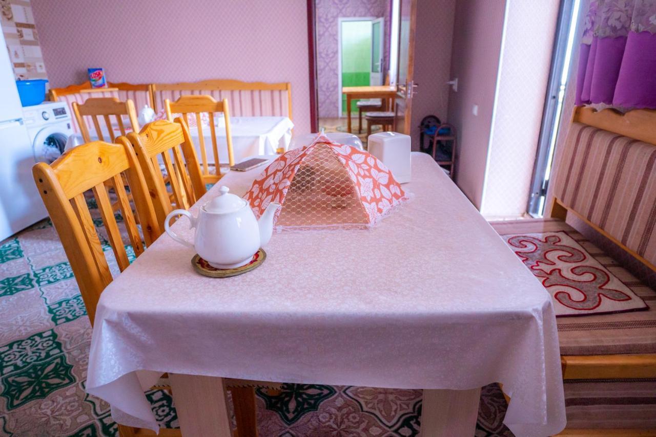 Guest House Etnodom Jalal-Abad Eksteriør billede