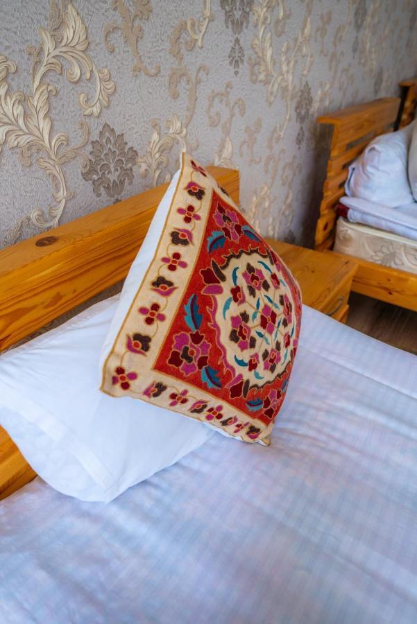 Guest House Etnodom Jalal-Abad Eksteriør billede