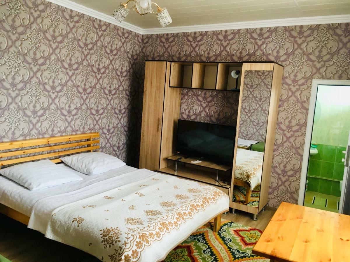 Guest House Etnodom Jalal-Abad Eksteriør billede